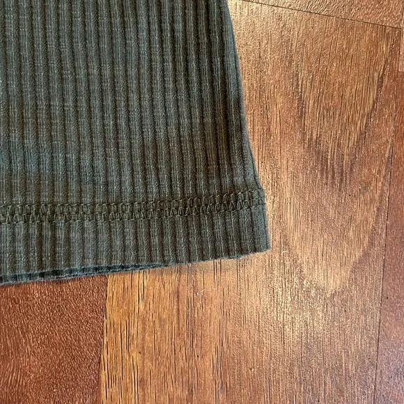 BNWOT Zenana green ribbed tank top - Picture 5 of 14